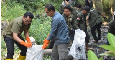 Pj Bupati Cirebon Pimpin Aksi Bersih Sungai Bersama 25 Komunitas Lingkungan