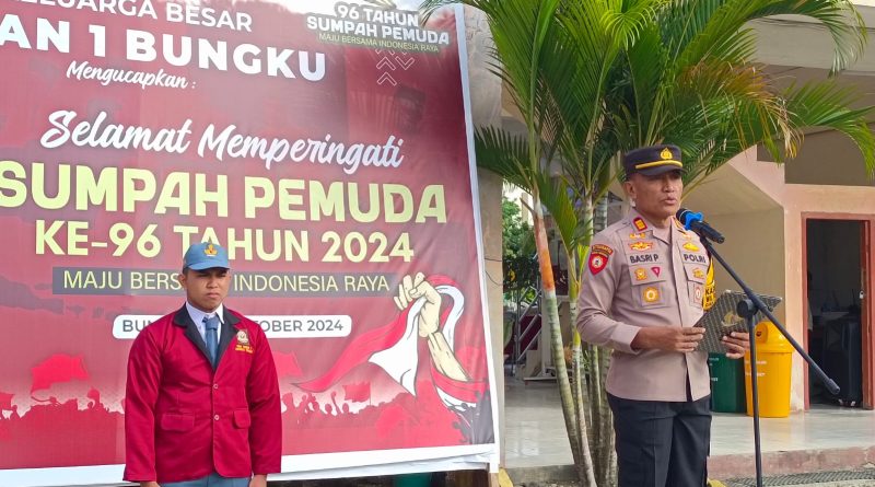 Bertindak Sebagai Inspektur Upacara, Kapolsek Sampaikan Pesan Penting Dihadapan Siswa/i SMA Negeri  Bungku Tengah