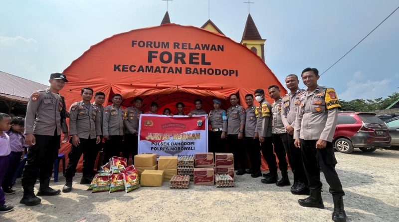 Polsek Bahodopi  Salurkan Bantuan Sembako Korban Kebakaran