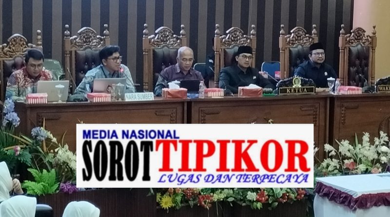 KPK Sosialisasikan Bahaya Korupsi kepada Pimpinan dan Anggota DPRD Tanah Bumbu