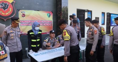 Ratusan Personel Polresta Cirebon Jalani Tes Urine