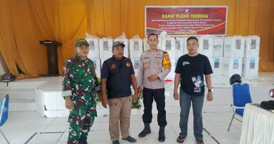 Rapat Pleno Penghitungan Suara Di PPK Di Kawal Ketat Polres Morowali