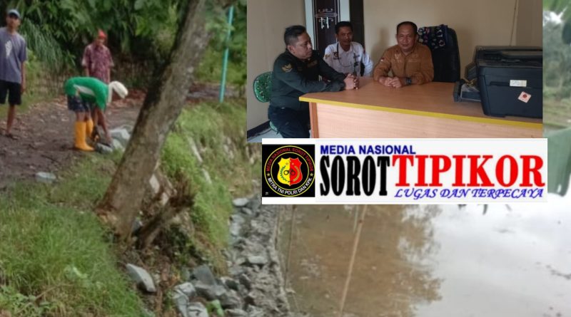 Kebersamaan Warga Kampung Salimah, Desa Gintung Cilejet, Bangun TPT Melalui Gotong Royong