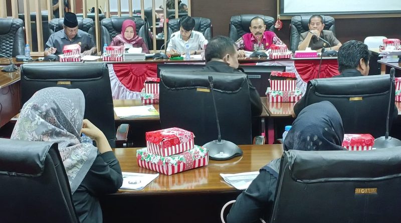 Rapat Kerja Komisi III DPRD Tanah Bumbu Bersama Dinas PUPR 