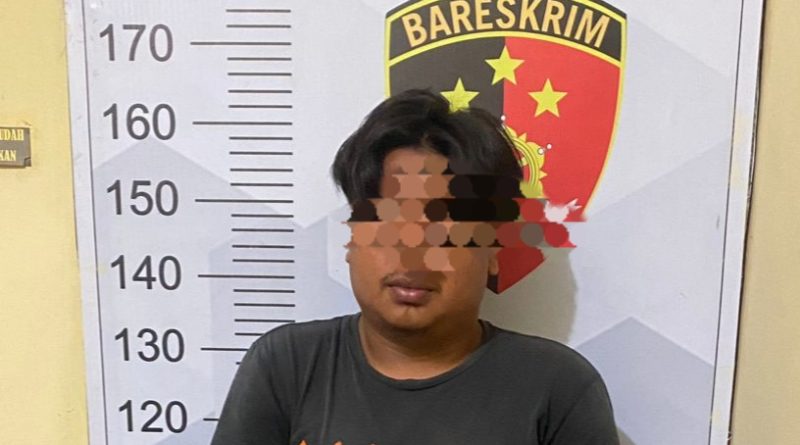 Perkelahian Berdarah di Pabrik Karet: Pelaku Genggam Parang, Korban Terluka Parah!