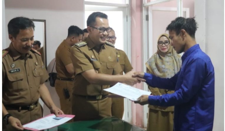 Pj Bupati Cirebon Soroti Optimalisasi IKD Dan Ketersediaan Blanko KTP