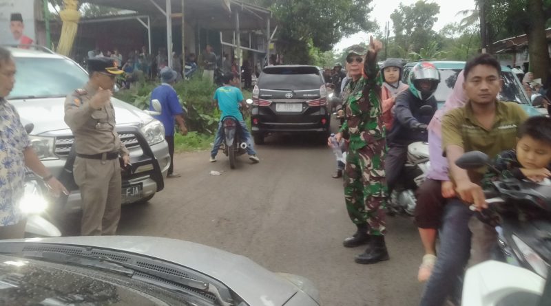 Kemacetan Usai Pesta Rakyat, Kasi Trantib Jonggol Sigap Atasi Situasi
