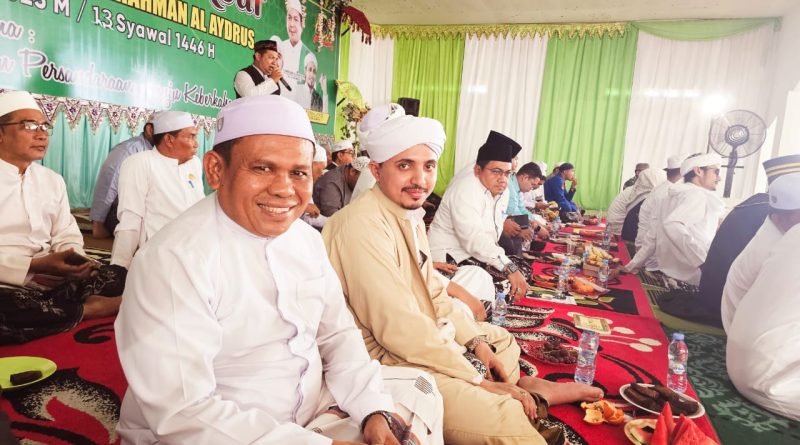 Wakil Ketua 1 DPRD Tanah Bumbu Tunjukkan Keteladanan Religius:Hadiri Haul Akbar Pangeran Syarif Ali