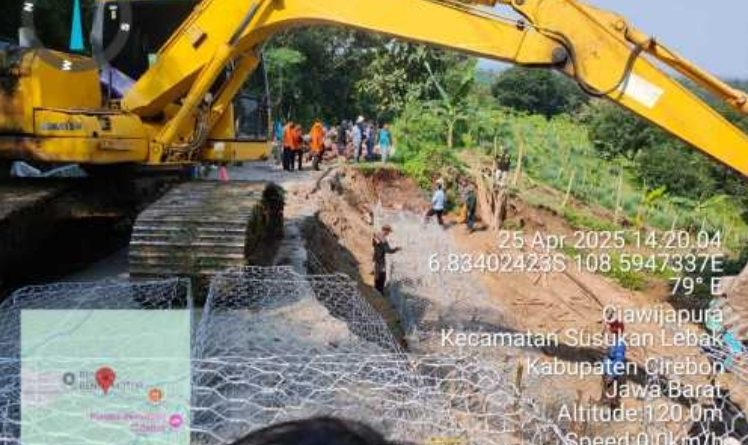 Melawan Alam Di Perbatasan Cirebon-Kuningan: Upaya Darurat Tangani Longsor Di Desa Belawa
