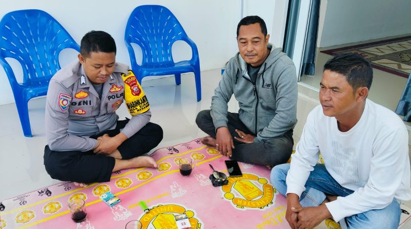 Bhabinkamtibmas Polsek Megamendung Bripka Deni Laksanakan Giat Sambang Warga Desa Sukagalih.