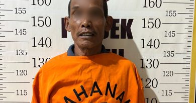 Geger! Pria di Tanah Bumbu Bacok Tetangga Hingga Tewas Gegara Kelapa, Tersangka Ditangkap dengan Celurit Masih Bersimbah Darah!