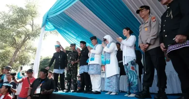 Wali Kota dan Wawalkot Bersama Forkopimda Sambut Peserta Pawai Budaya Nusantara Lebaran Depok 2025