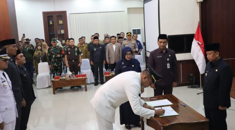 Revolusi Birokrasi Depok: 97 Pejabat Kompeten Dilantik untuk Tingkatkan Pelayanan Publik.