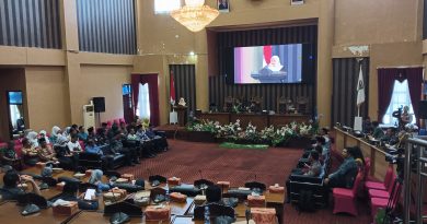Pandangan Fraksi Pada Rapat Paripurna DPRD Tanah Bumbu Terkait Raperda Lingkungan dan Bangunan Gedung 