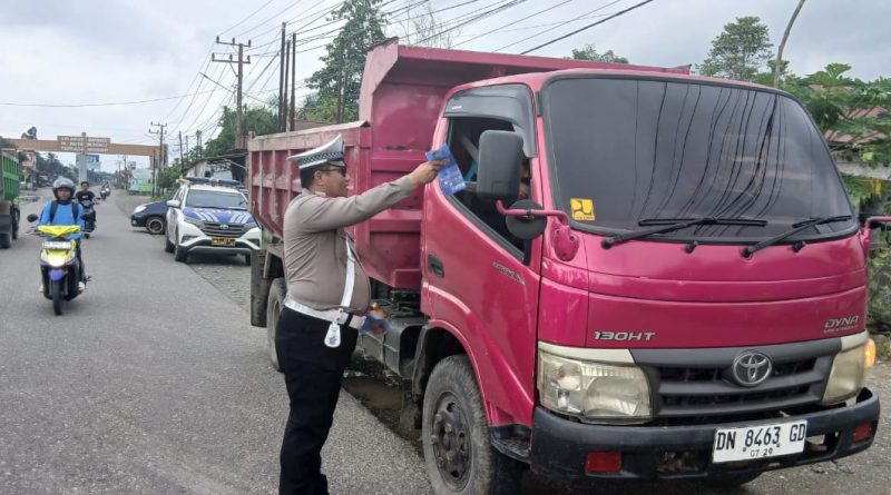 Satlantas Polres Morowali Sosialisasikan Bahaya Muatan Overload