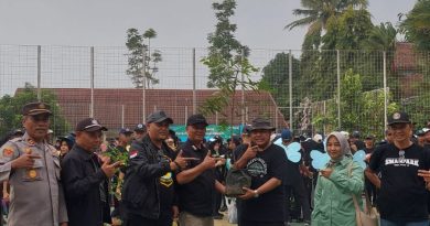 Kegiatan MPLS SMA N 1 Parakansalak Diisi Dengan Bersih-bersih Dan Penanaman Pohon Sesuai Arahan Dari Gubernur Jabar