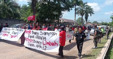 Demo Damai Warga dan Masyarakat Adat Dayak di Depan Kantor PT Arutmin Asam-Asam, Tuntut Ganti Rugi Lahan 120 Hektare