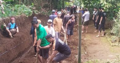 Warga Pagerandong Kompak Gotong Royong Bangun Akses Jalan Menuju Wisata Jurug Nini