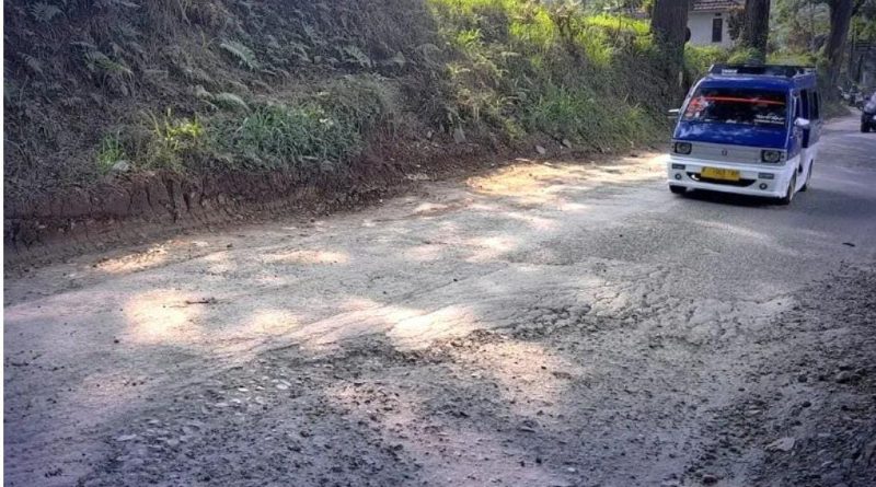 Dinas PU Kabupaten Sukabumi Targetkan Perbaikan Jalan Rusak Sekitar 1500 Kilometer Per Tahun