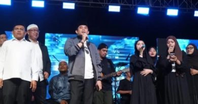 Wakil Ketua DPRD Tanah Bumbu Hadiri Aksi Bershalawat, Semarakkan Festival Musik Religi dan Pelayanan Publik di HUT RI ke-80