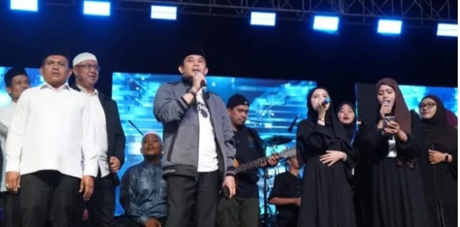 Wakil Ketua DPRD Tanah Bumbu Hadiri Aksi Bershalawat, Semarakkan Festival Musik Religi dan Pelayanan Publik di HUT RI ke-80