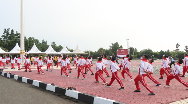 Semarak HUT RI ke-80, Jajaran Polres Dan Bhayangkari  Tampil Di Alun -Alum Rumah Jabatan  Bupati Morowali