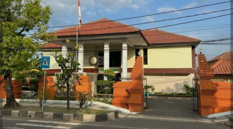 Di Duga Berdiri di Atas Sepadan Sungai Gudang Elektronik di Kota Cirebon Jadi Tergugat II  