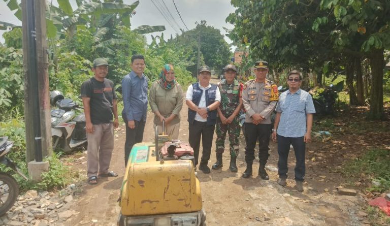 Pemdes Mekarsari Gelar Launching Program Bantuan Keuangan dan Pembangunan Jalan Desa
