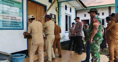 TNI-POLRI Turut Menyaksikan Pembukaan Segel Kantor Desa Torete