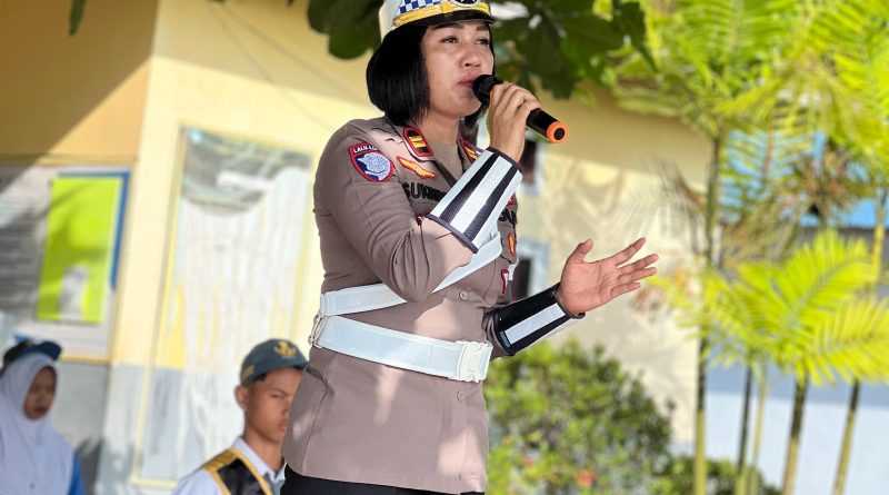 Peringati Hari Keselamatan Lalu Lintas Dan HUT ke-70, Kasat lantas Morowali Bertindak Sebagai Irup Di SMA Negeri 2 Bungku Tengah