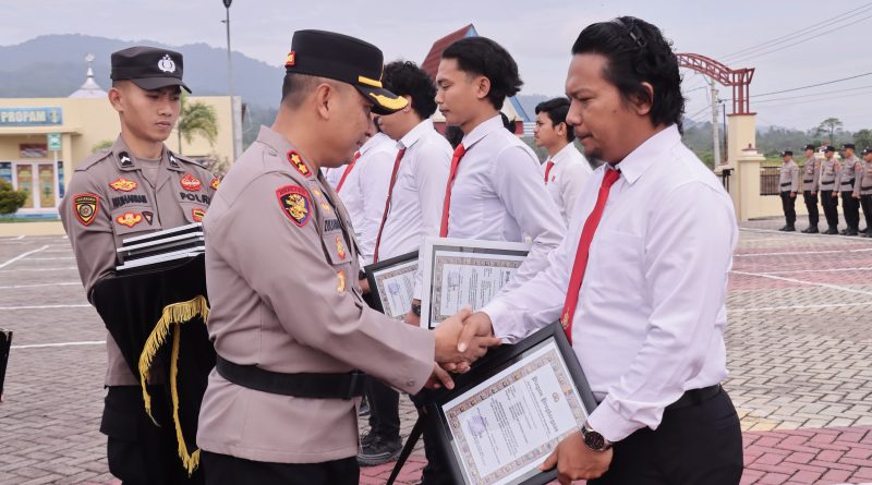 Ungkap Kasus Besar, 20 Personel Polres Morowali Terima Penghargaan