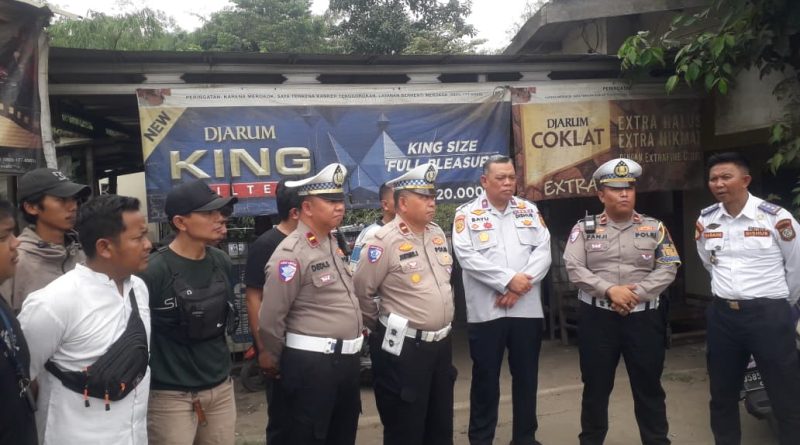 setelah di grudug masyarakat Polantas dan Dishub Turun Langsung ke Jalan Untuk Mentertibkan Lalu Lintas Angkutan Tambang