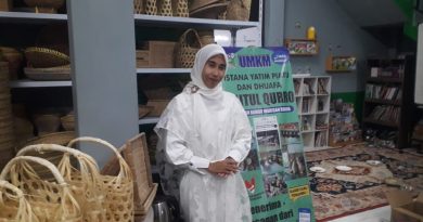 Bupati Bogor Rudy Susmanto, Hadiahi Ibadah Umroh Gratis Kepada Ayya Susi Damayanti.
