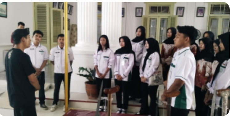 Purna Paskibraka Indonesia Kabupaten Cirebon Hadiri Pameran Keris Pusaka Nusantara “Eksistensi Gaman Jawa Barat”