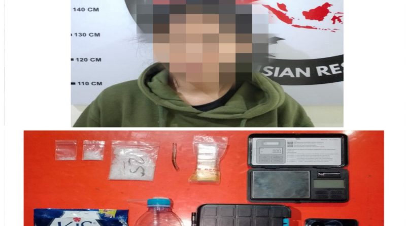Gadis Muda Tanah Bumbu Ditangkap Dini Hari! Simpan 17,74 Gram Sabu dalam Kotak Permen!