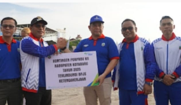 Wabup Kotabaru Lepas Kontingen Porprov XII dan Peparprov V: Janji Bonus Bertabur untuk Sang Juara Wabup Kotabaru Lepas Kontingen Porprov XII dan Peparprov V: Janji Bonus Bertabur untuk Sang Juara
