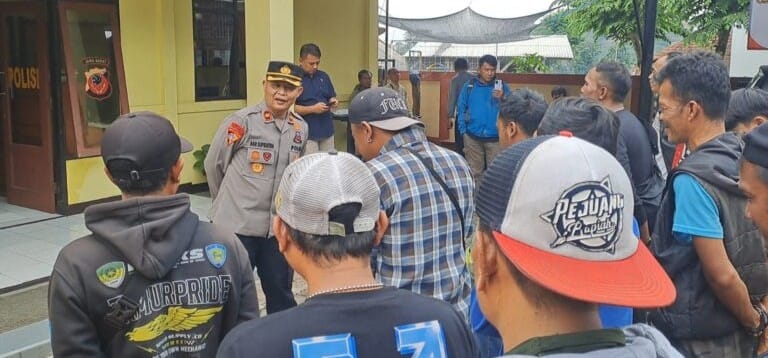 Operasi Pemberantasan Premanisme di Cimanggung,Kab.Sumedang,19 Orang Diamankan. Operasi Pemberantasan Premanisme di Cimanggung,Kab.Sumedang,19 Orang Diamankan.