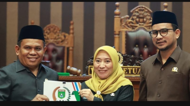 DPRD Tanah Bumbu Sahkan Tiga Raperda Strategis, Wujudkan Sinergi Kuat Eksekutif dan Legislatif