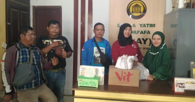 SMSI Kabupaten Cirebon Gelar Jumat Berkah Berbagi 55 Paket Nasi