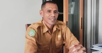 Plt Kepala Sekolah SMKN 2 Kota Ternate Pembinaan Kedisiplinan Siswa/Siswi Hadir Tepat Waktu