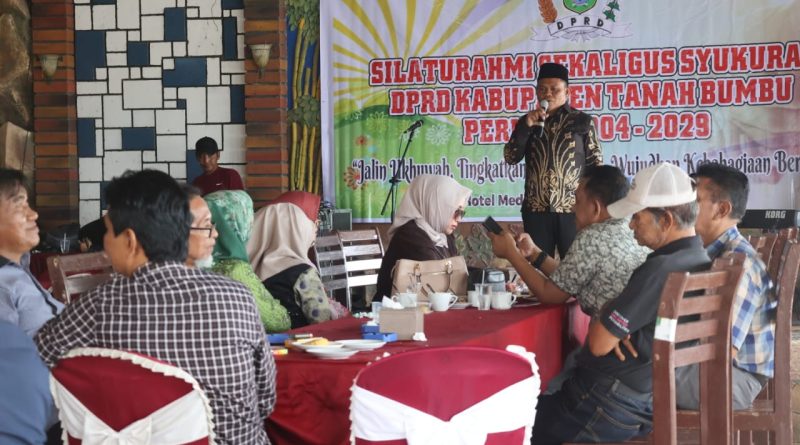 Silaturahmi Dan Syukuran DPRD Tanah Bumbu Lintas Periode Berlangsung Hangat di Hotel Medinah Pagatan