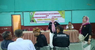 Sinergi Pembangunan Desa, Cihanjuang Gelar Rakor Antar Lembaga dan Serahkan Insentif RT/RW/BPD ​Cimanggung, Kab. Sumedang.