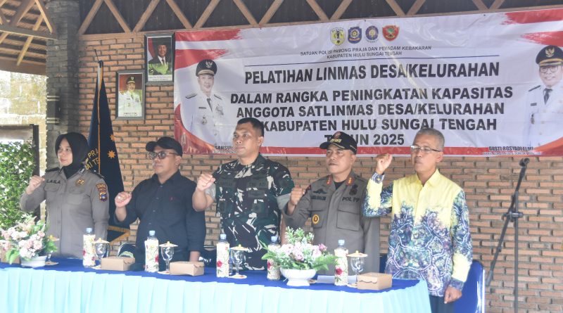 Satlinmas HST Diperkuat, Dandim 1002/HST Tekankan Peran Strategis dalam Perlindungan Warga Satlinmas HST Diperkuat, Dandim 1002/HST Tekankan Peran Strategis dalam Perlindungan Warga