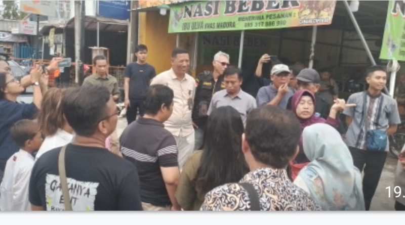 Rencana Revitalisasi Trotoar di Kawasan Akses Masuk Stasiun Kejaksan, Kota Cirebon Memicu Gelombang Protes