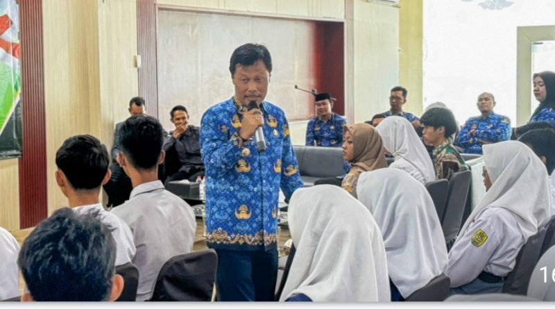 Generasi Muda Dominasi Pemilih, Pemkot Cirebon dan Bawaslu Dorong Literasi Politik Sejak Dini Generasi Muda Dominasi Pemilih, Pemkot Cirebon dan Bawaslu Dorong Literasi Politik Sejak Dini