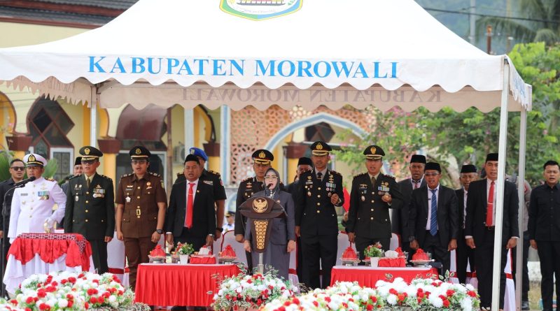 Upacara Tabur Bunga Hari Pahlawan Wakil Bupati Morowali Bacakan Amanat Mentri Sosial RI Upacara Tabur Bunga Hari Pahlawan Wakil Bupati Morowali Bacakan Amanat Mentri Sosial RI