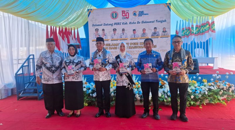 Perayaan HUT ke-80 PGRI Ribuan Guru Se-Sulteng Datang Ke Morowali Perayaan HUT ke-80 PGRI Ribuan Guru Se-Sulteng Datang Ke Morowali