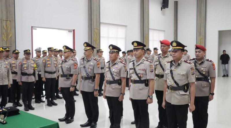 Kapolres Morowali Pimpin langsung Upacara, 5 pejabat Sertijab Di Lingkungan Polres Morowali. Kapolres Morowali Pimpin langsung Upacara, 5 pejabat Sertijab Di Lingkungan Polres Morowali.