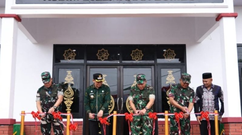 Pangdam XXII/Tambun Bungai dan Bupati Tanah Bumbu Resmikan Mushola Al Istiqomah