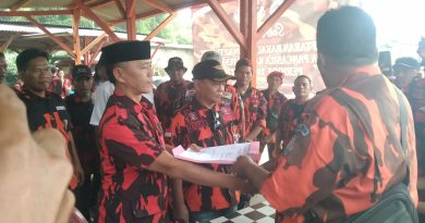 Usai Mengikuti Tahapan Verifikasi, Suganda Secara Khusus Memohon Doa Restu Kepada Bunda Rosita, Istri dari Almarhum R. Suma,